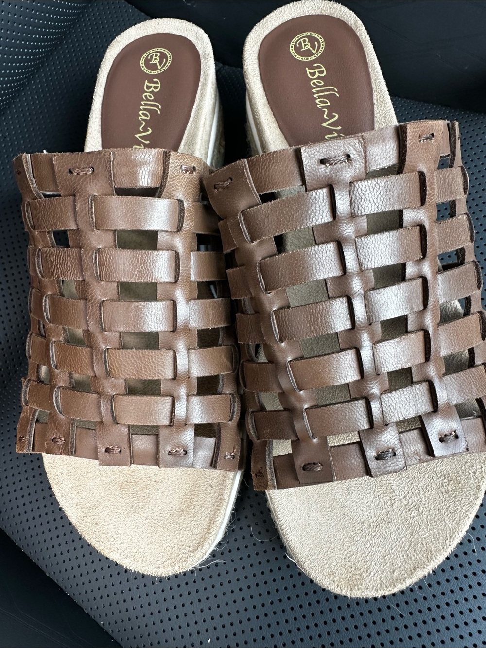 Bella Vita Brown Woven Leather Slide Sandals. 7 Wide.